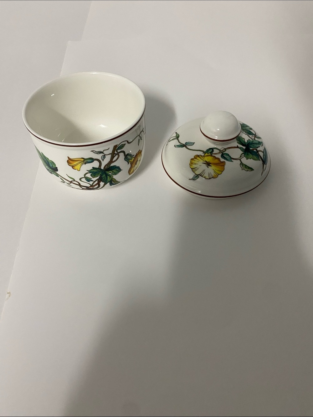Villeroy & Boch White Porcelain Lidded Sugar Bowl with Yellow Floral Botanica